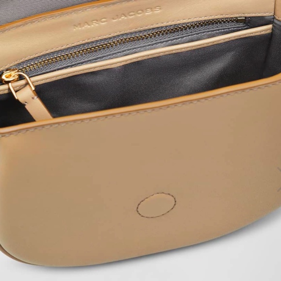 NWT $375 Marc Jacobs The Saddle Bag in Camel Leather! - Picture 5 of 5